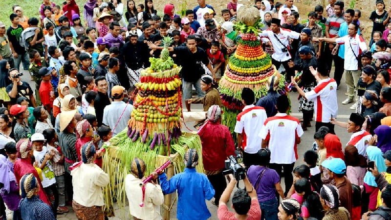 Mengungkap Misteri Upacara Bersih Desa Siaranesia