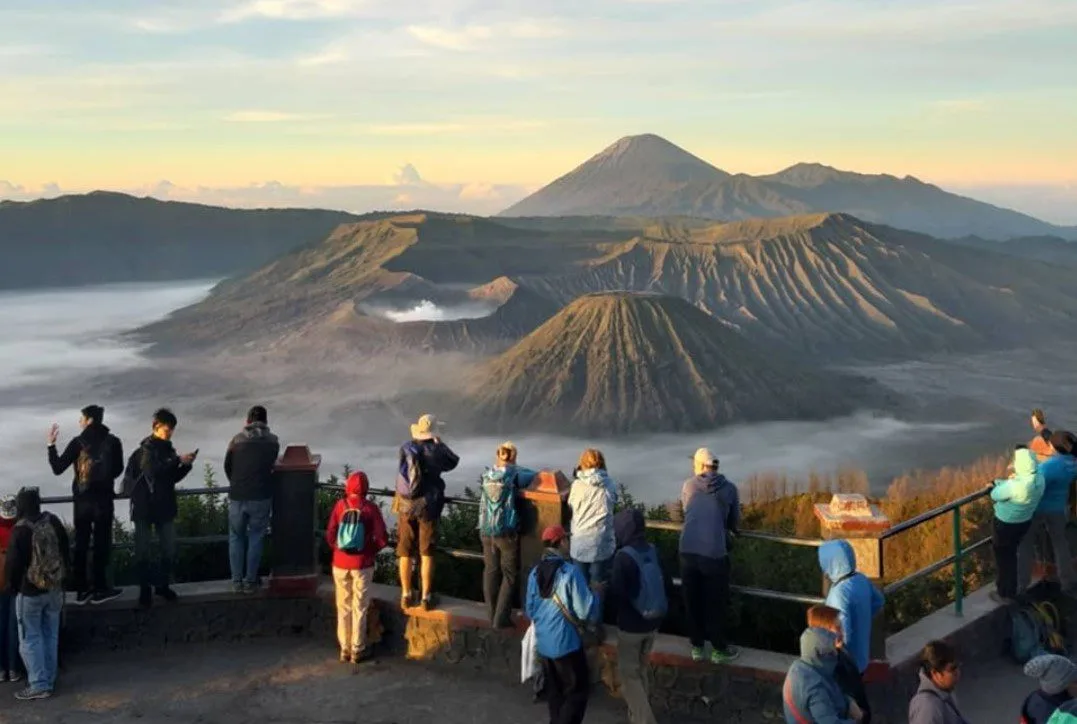 Menikmati Keindahan Gunung Bromo Dari Malang - Siaranesia