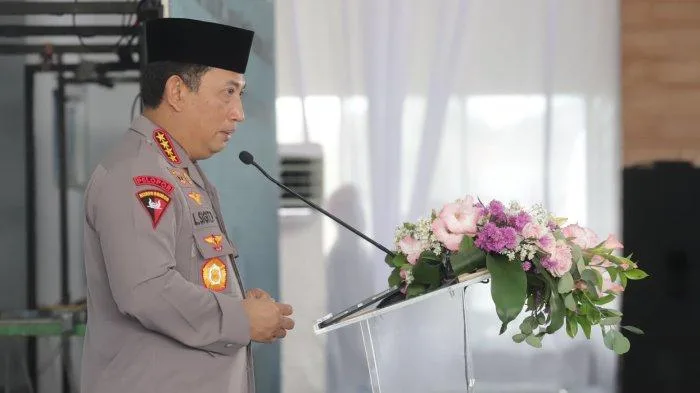 Kapolri Jendral Listyo Sigit Prabowo sentil soal sulitnya ujian praktik SIM