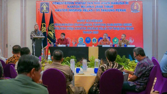 Gus Yani Dorong Buka Kantor Imigrasi Gresik untuk Layanan Paspor dan Pengawasan WNA