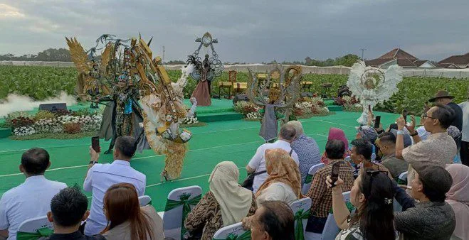 Fashion Show-Wisata Pengolahan Tembakau Turut Meriahkan Festival JKCI