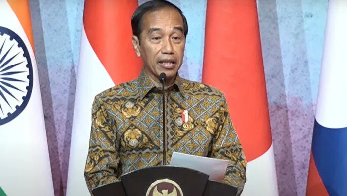 Jokowi Umumkan Pembatalan Kenaikan UKT