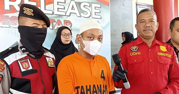 Warga Blitar Ditangkap Polisi Usai Mengoplos Obat Pertanian