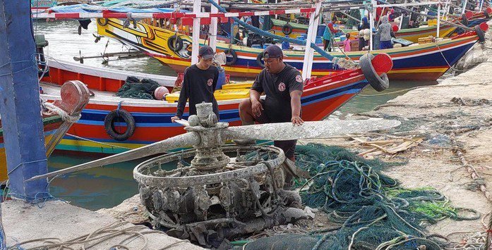 Penemuan Mesin Pesawat Bersejarah oleh Nelayan di Perairan Umpal Hijau, Utara Surabaya