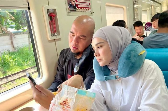 Mulan Jameela Masih Mesra dengan Ahmad Dhani Meski Dikaitkan Kontroversi dengan Maia Estianty