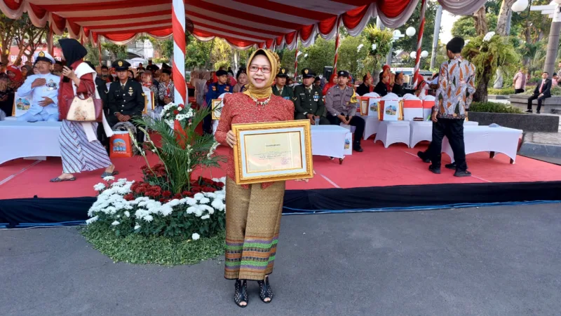 FOTO: Guru Besar Fakultas Kesehatan Masyarakat (FKM) Universitas Airlangga (Unair) Surabaya, Prof Dr Sri Sumarmi SKM MSi