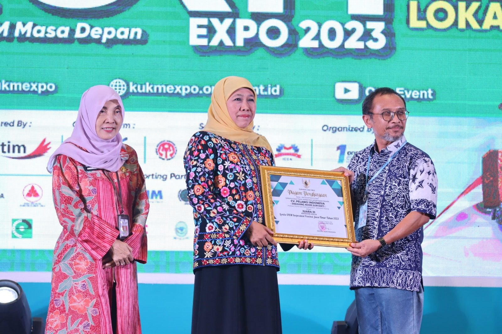 Khofifah Buka The 10th K-UKM Expo 2023,  Ajak Beli Produk Indonesia
