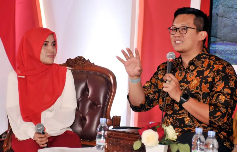 Ketua Kadin Surabaya H. M. Ali Affandi La Nyalla M. Mattalitti saat menjadi salah satu narasumber dalam talkshow  bertema 
