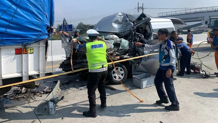 Kecelakaan Maut di Tol Pandaan-Malang, 2 Tewas di Tempat