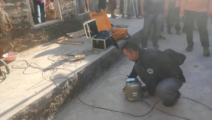 Tim BMKG Pasuruan Pasang Seismograf di Sekitar Sumber Bunyi Misterius Sumenep