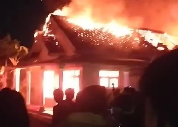 Rumah di Probolinggo Kebakaran Saat Ditinggal Kerokan