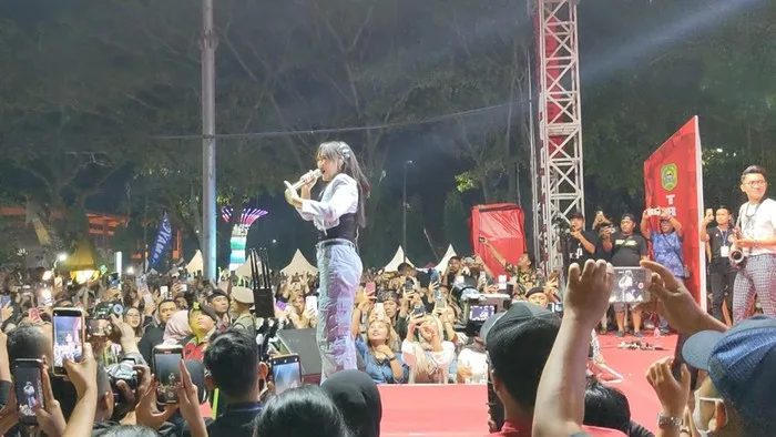 Konser Happy Asmara di Hari Jadi Trenggalek Berakhir Ricuh