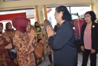 Ketua Perwosi Kabupaten Tulungagung, Ny Siuk Maryoto Birowo, menerima kunjungan Pengurus Perwosi Provinsi (Perwosi) Jawa Tengah pada Selasa (8/8/2023), sekitar pukul 11.00 WIB.