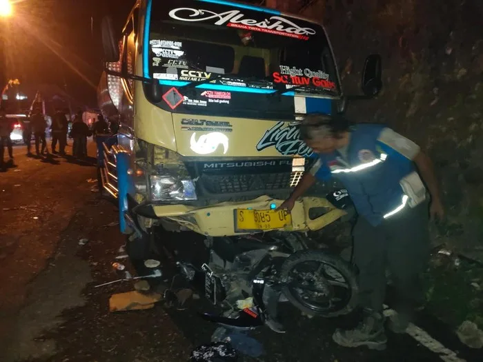 Truk Tangki Tabrak Penonton Karnaval di Pacet, 2 Meninggal Belasan Luka-Luka