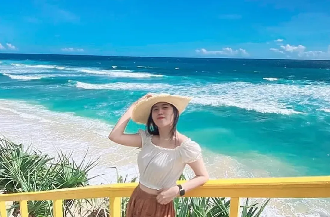 Menikmati Keindahan Pantai Pacar Tulungagung