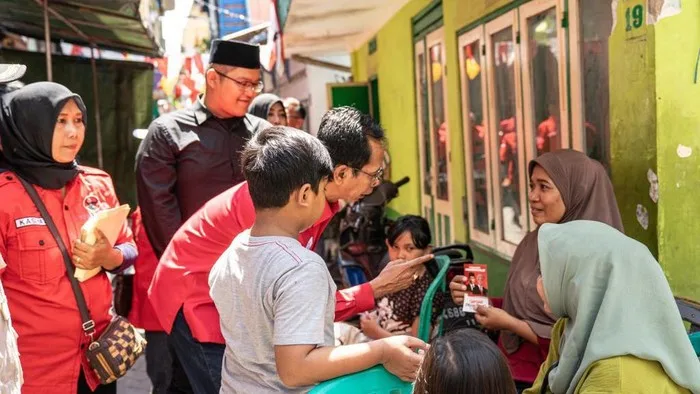 Kader PDIP Surabaya Bergerak Cepat Perkenalkan Capres Ganjar Kepada Warga