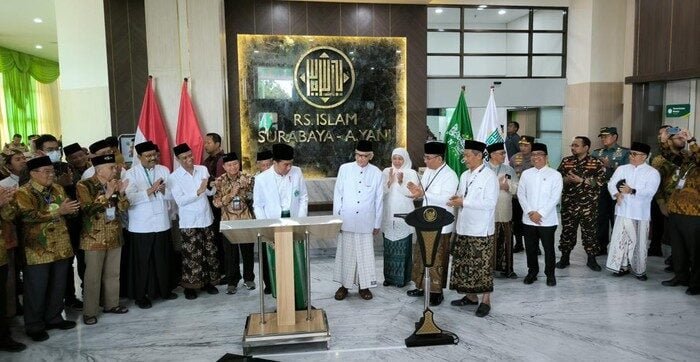 Presiden Jokowi Resmikan Gedung Tower RSIS A Yani Surabaya di Hari Santri
