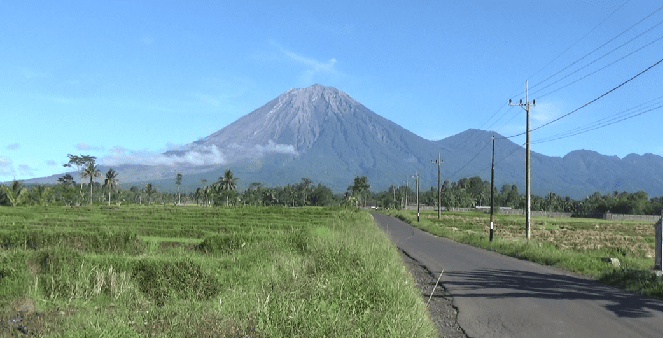 Gunung Semeru Meletus 15 Kali Pascaerupsi