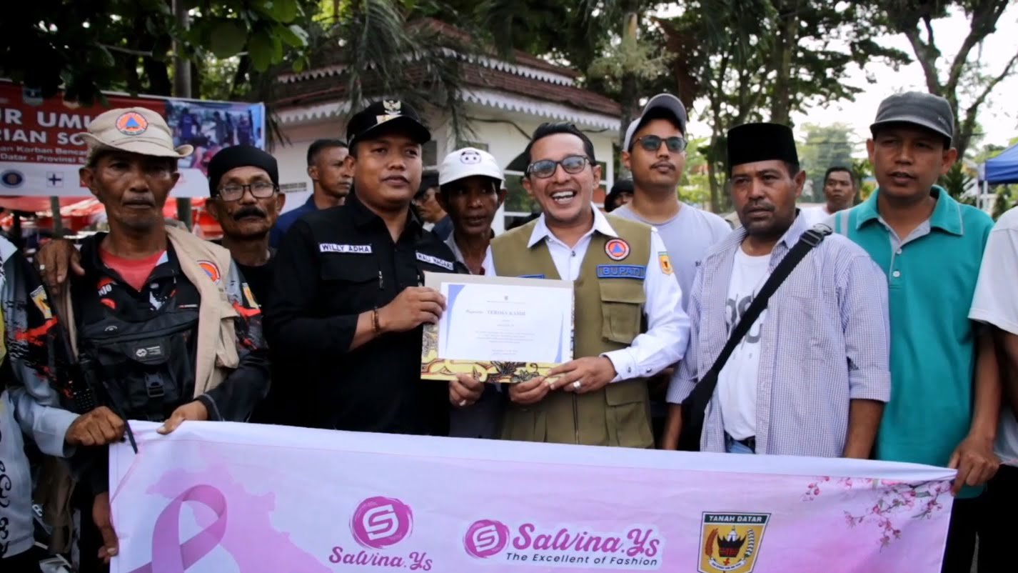 Brand Fashion Salvina.ys Salurkan Bantuan 5 Ton Beras untuk Korban Banjir Bandang di Tanah Datar