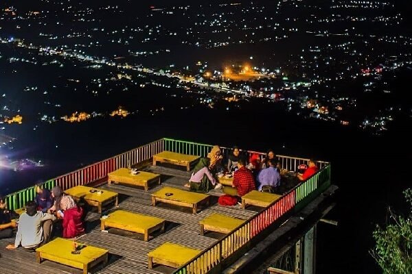 Keren Abis! Ini Keindahan Bukit Bintang Jogja saat Malam Hari