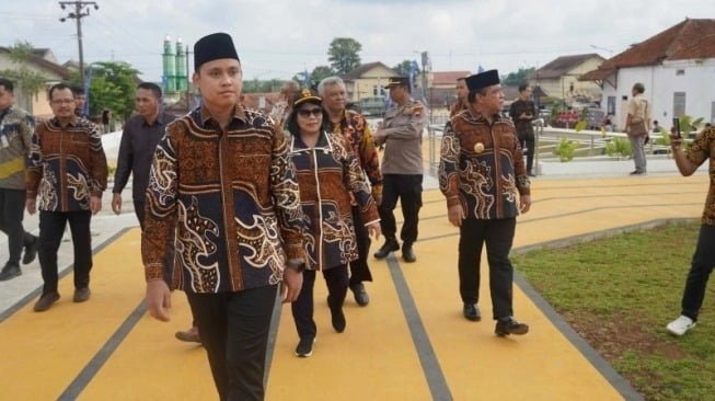 Bupati Dico Sulap Terminal Mangkrak Jadi Ruang Terbuka Hijau