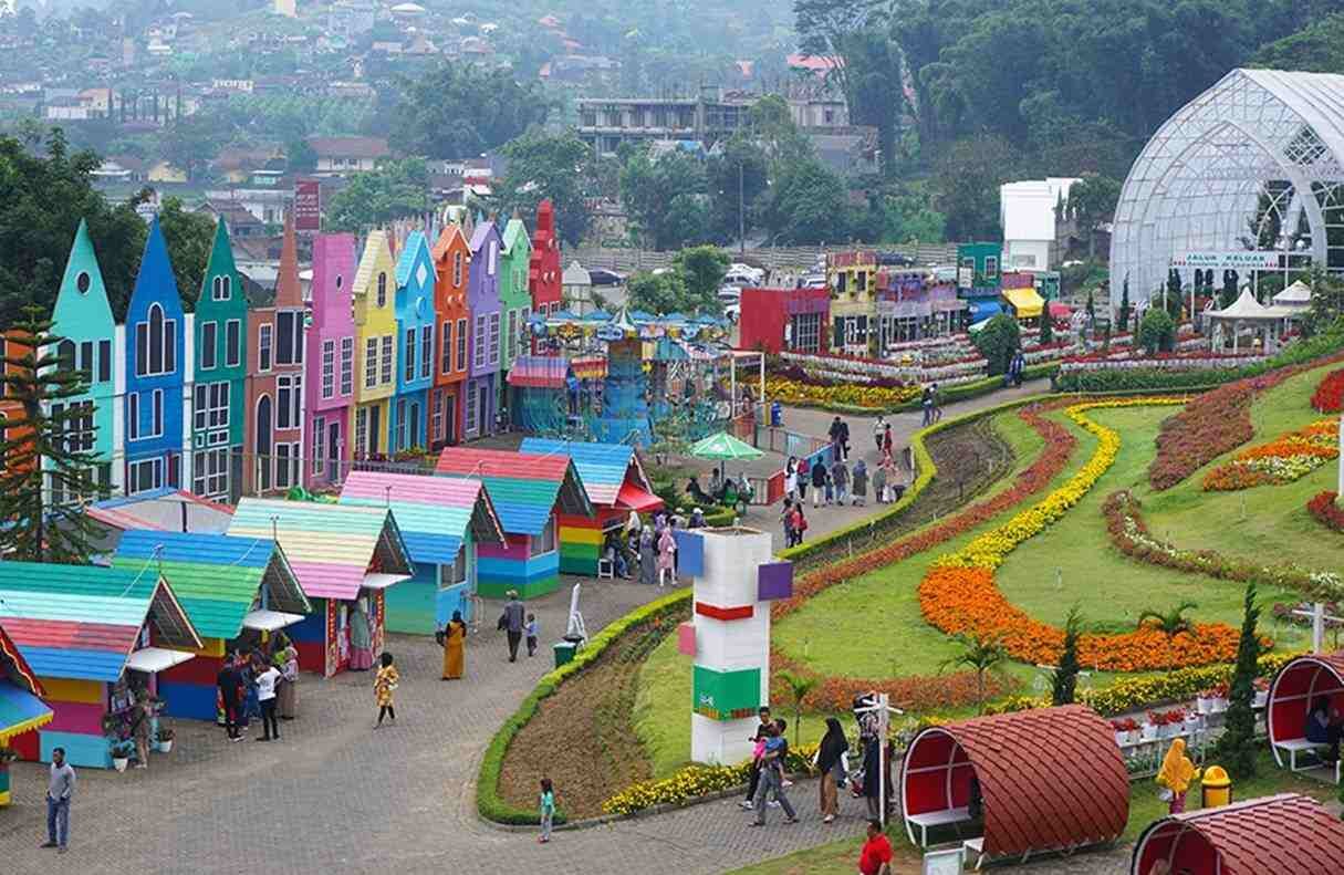 Flora Wisata Santerra de Laponte, Wisata Bunga Spektakuler di Malang