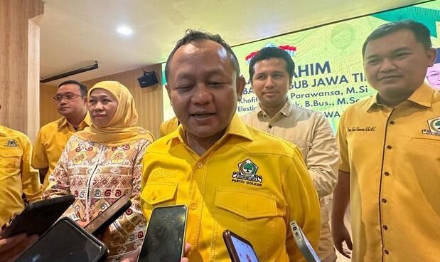 Khofifah-Emil Ngerapat ke Golkar Jatim, Bawa Suasana Makin Gayeng