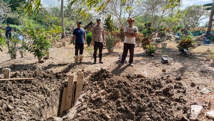Heboh! Makam di Banyuwangi Dibongkar, Tali Pocong Raib