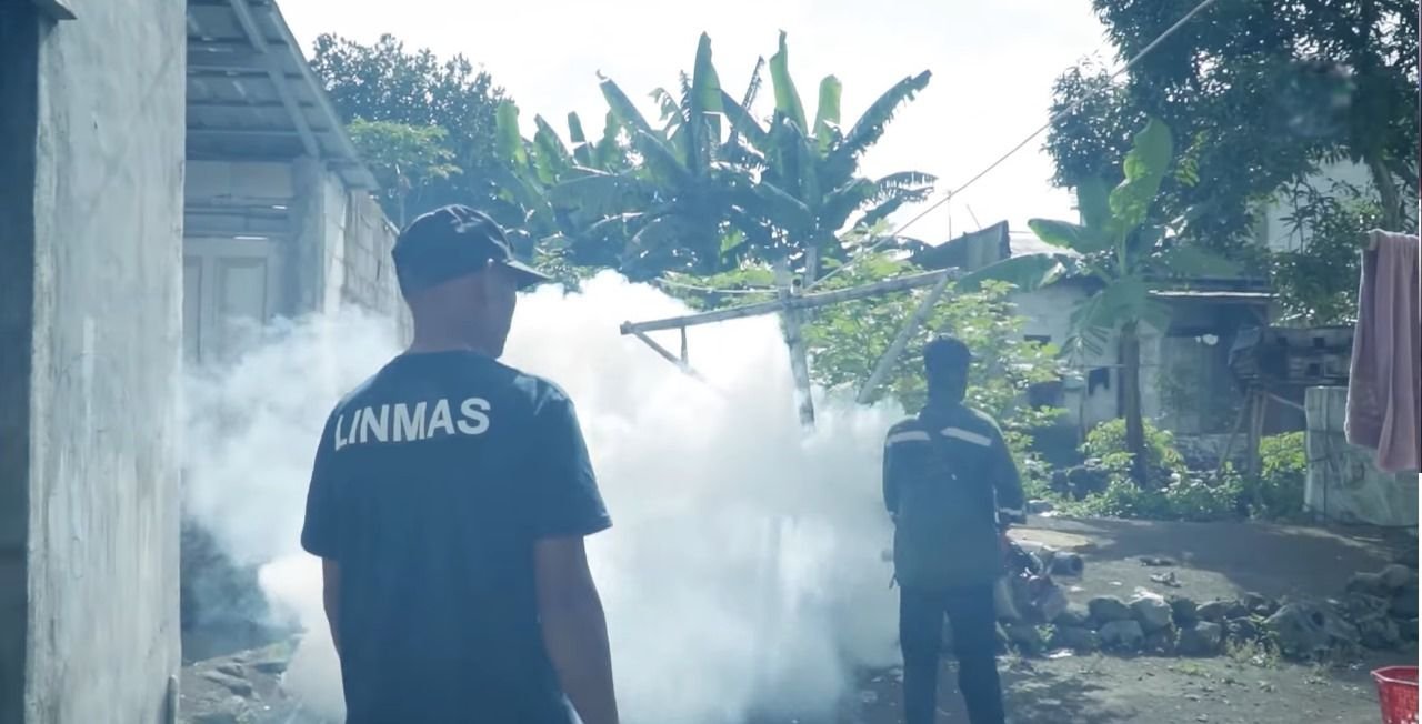 Kesal Minta Fogging Tak Digubris, Warga di Cirebon Sepakat Fogging Mandiri