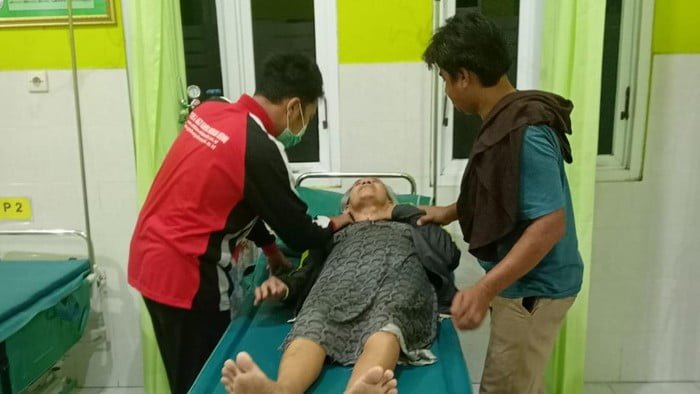 Nenek Asal Kediri Dibekep Pacar Cucu yang Nggak Direstuinya