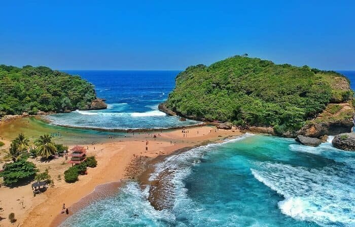 Eksplorasi Pantai Batu Bengkung: Petualangan Tak Terlupakan