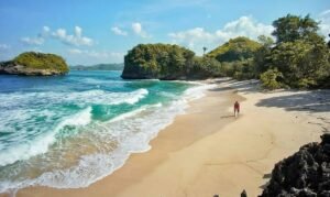 Pantai Clungup