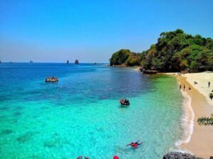 Pantai Gatra Malang