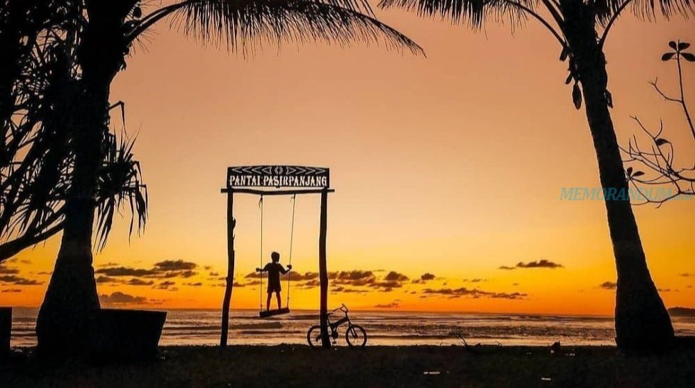 Pantai Pasir Panjang: Tempat Sempurna untuk Liburan Keluarga
