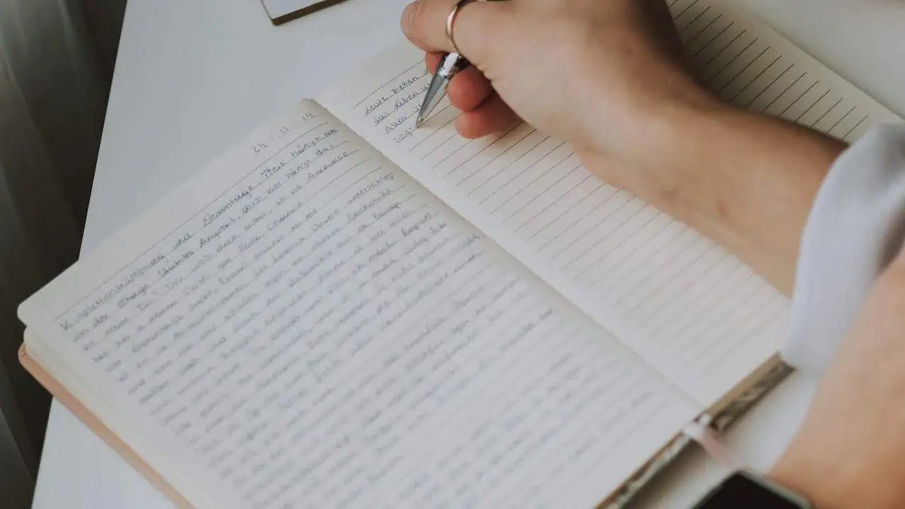 Tips Menulis Novel untuk Menuangkan Kisah Inspiratif
