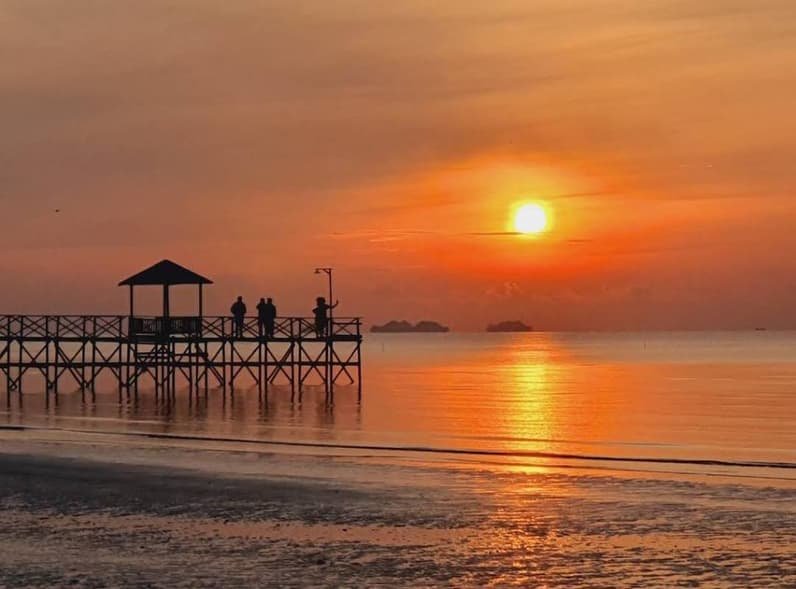 Ini Keunikan Pantai Ambalat yang Belum Banyak Orang Tau