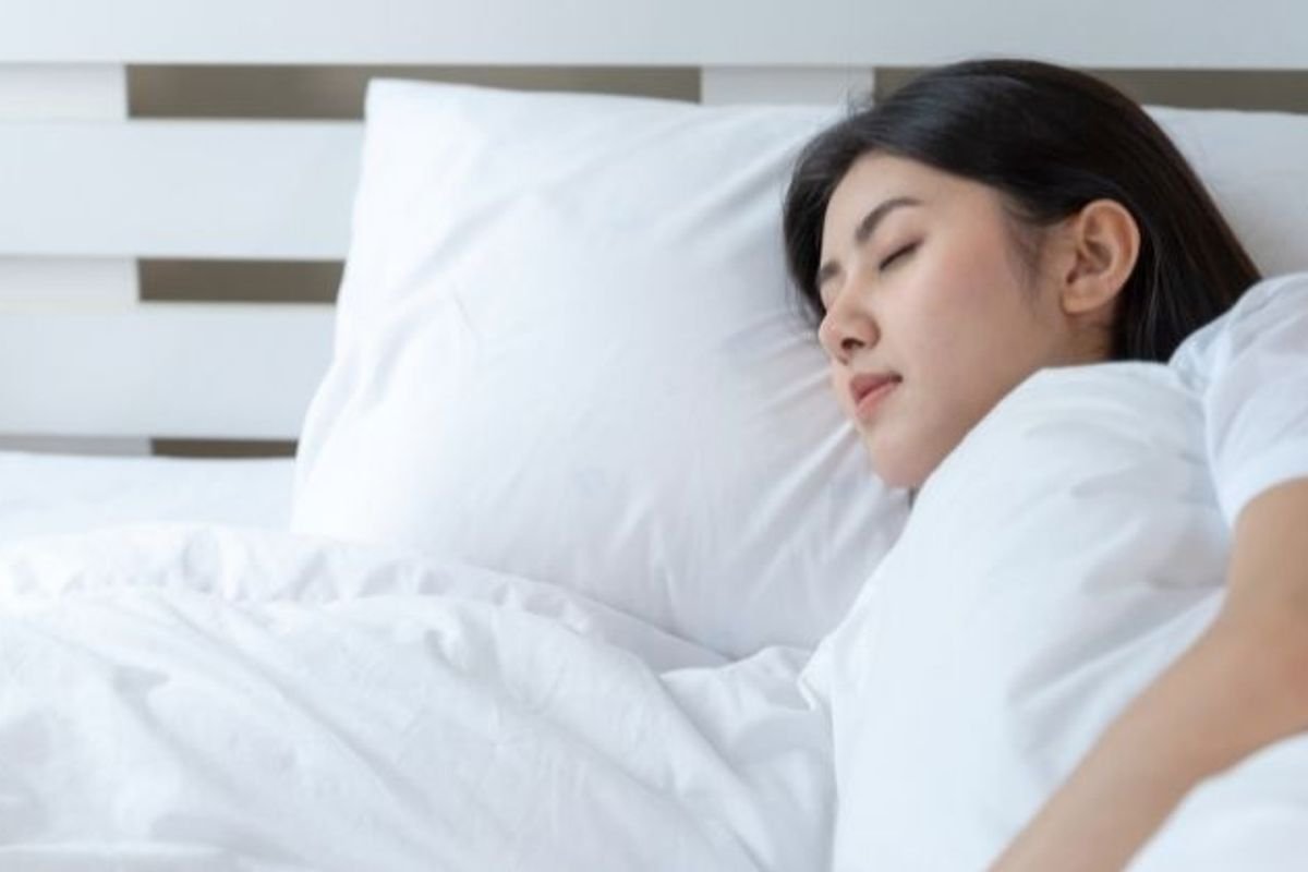 Cara Posisi Tidur untuk Mengurangi Mual saat Hamil Muda yang Ampuh Banget!