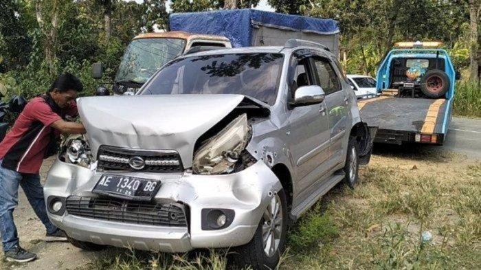 Kecelakaan Beruntun di Blora Libatkan 3 Mobil dan 1 Motor, Ini Kronologinya!