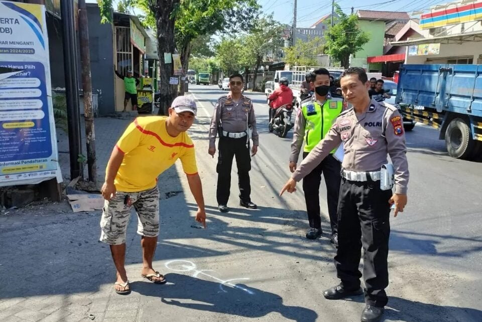 Kecelakaan di Jalan Domas Gresik, Balita Tewas Terlindas Truk!