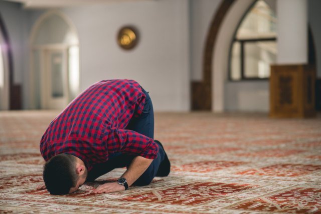 Malas Sholat? Ini Dia Motivasi dan Tips Praktis Biar Rajin Ibadah