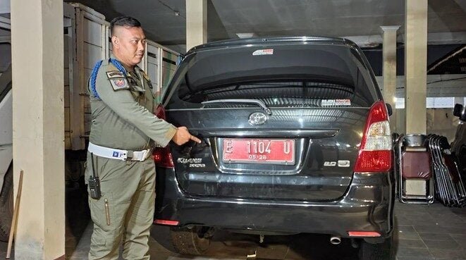 Mobil Plat Merah Halangi Damkar di Majalengka Akhirnya Ditarik