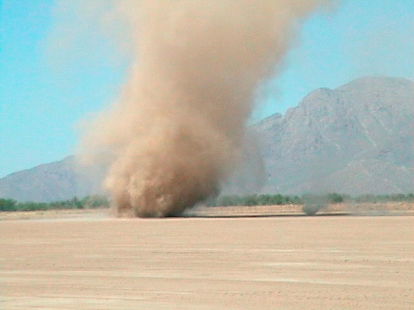Dust Devil Bikin Heboh Wisatawan di Bromo! Yuk Kepoin Apa Itu Dest Devil?!