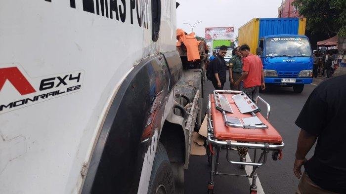 Kecelakaan Tragis di Bekasi, Honda Beat vs Truk Trailer! Korban Tewas di Tempat