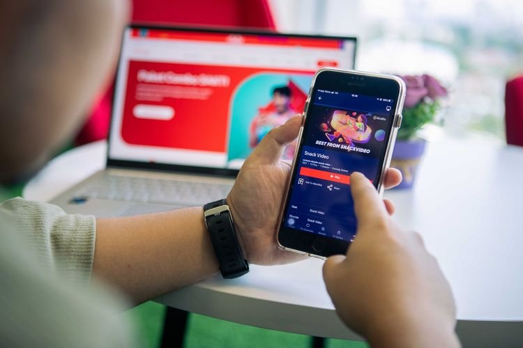 Beneran Paket Maxstream Bisa Buat WhatsApp? Ini Faktanya!