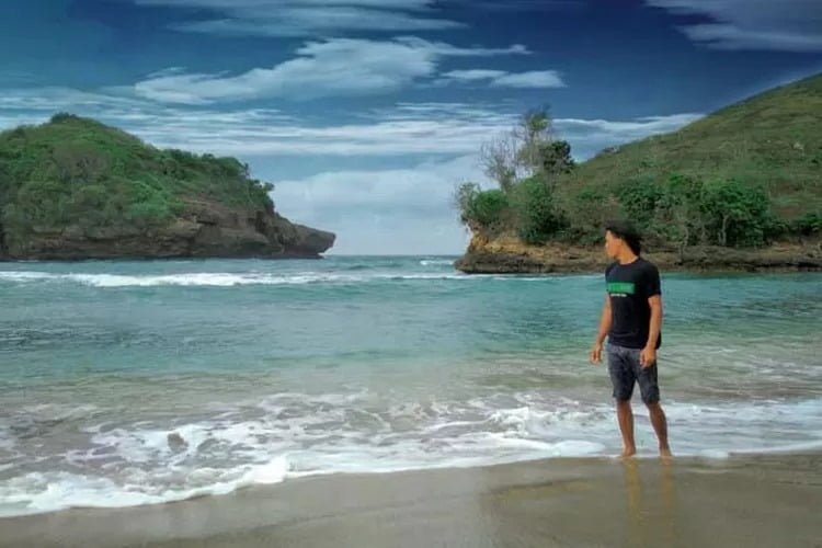 Pantai Keben Blitar: Lokasi, Akses, dan Harga Tiket