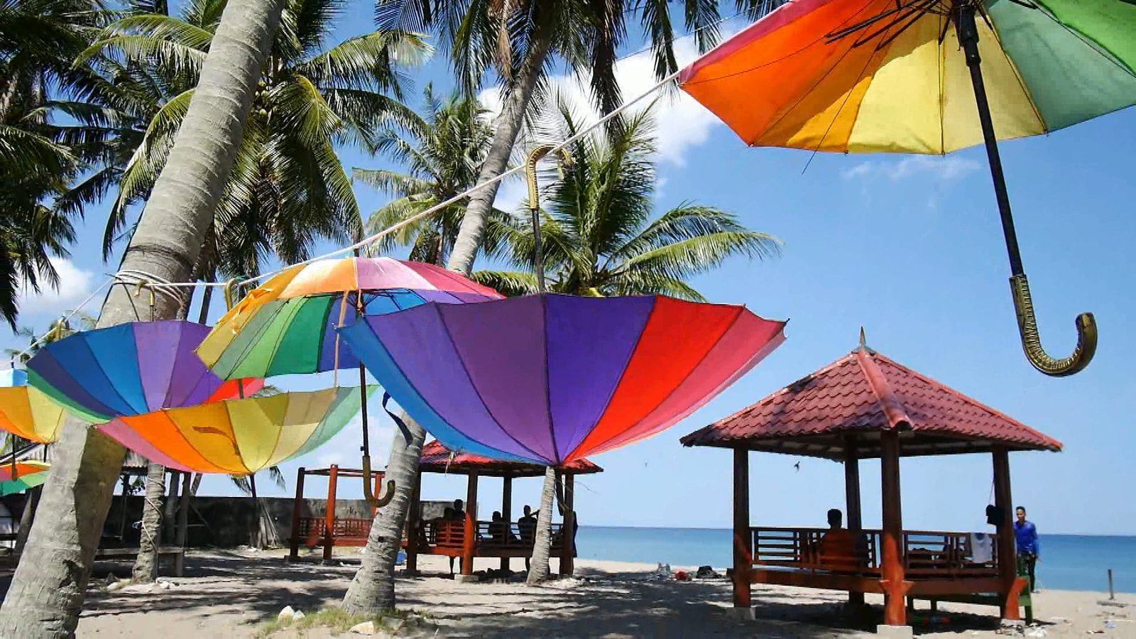 Yuk Liburan ke Wisata Pantai Lowita yang Hits dan Seru Abis!