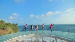 Teras Kaca Pantai Nguluran Gunung Kidul