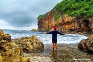 pantai kayu arum gunung kidul