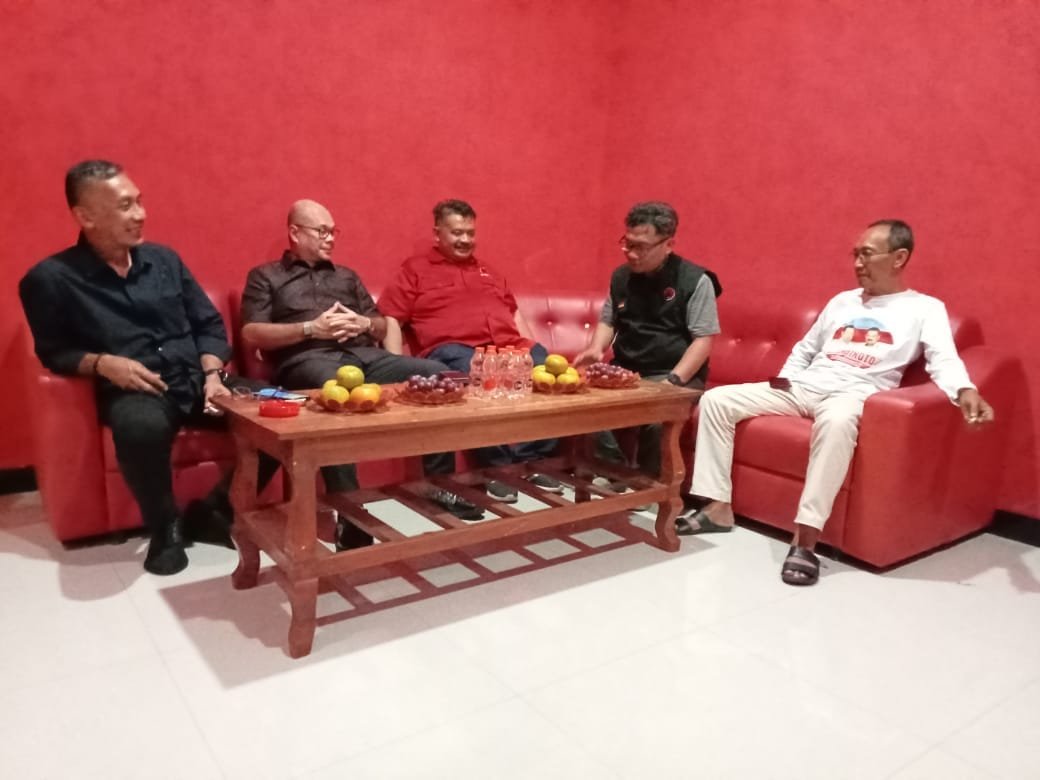 Romy Soekarno Tegaskan Kader PDIP Harus Tegak Lurus dan Gotong Royong