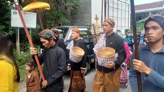Kirab Tumpeng Agung Metri, Tradisi Lokal yang Menghidupkan Budaya Selokajang